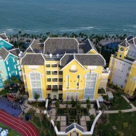 JW Marriott Phu Quoc Emerald Bay có phong cách kiến trúc Pháp điển hình
